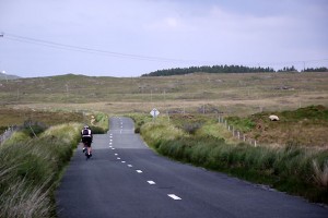 cycling-lough-inagh-valley