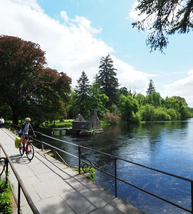 LUXURY CYCLING